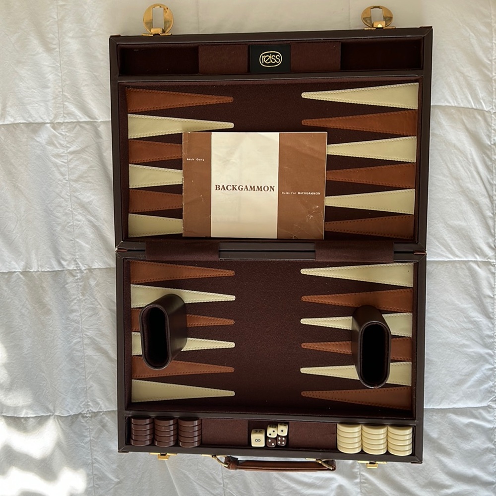 Vintage 70s Travel Backgammon Faux Leather Case Great Condition Closed 10x15”